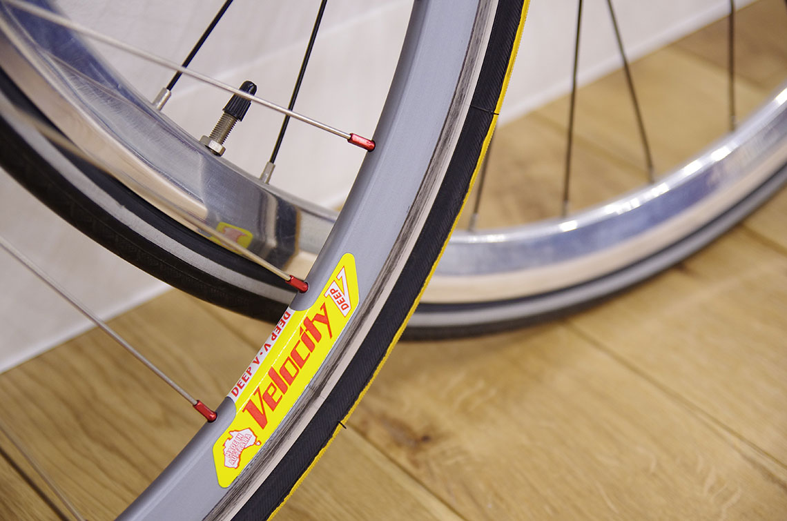 velocity deepV ピストホイール 美品前後